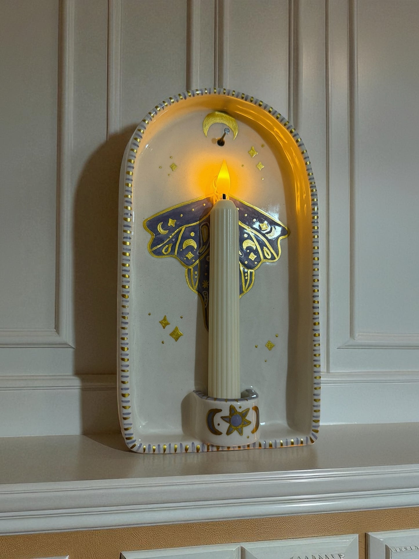 Güve Duvar Mumluğu